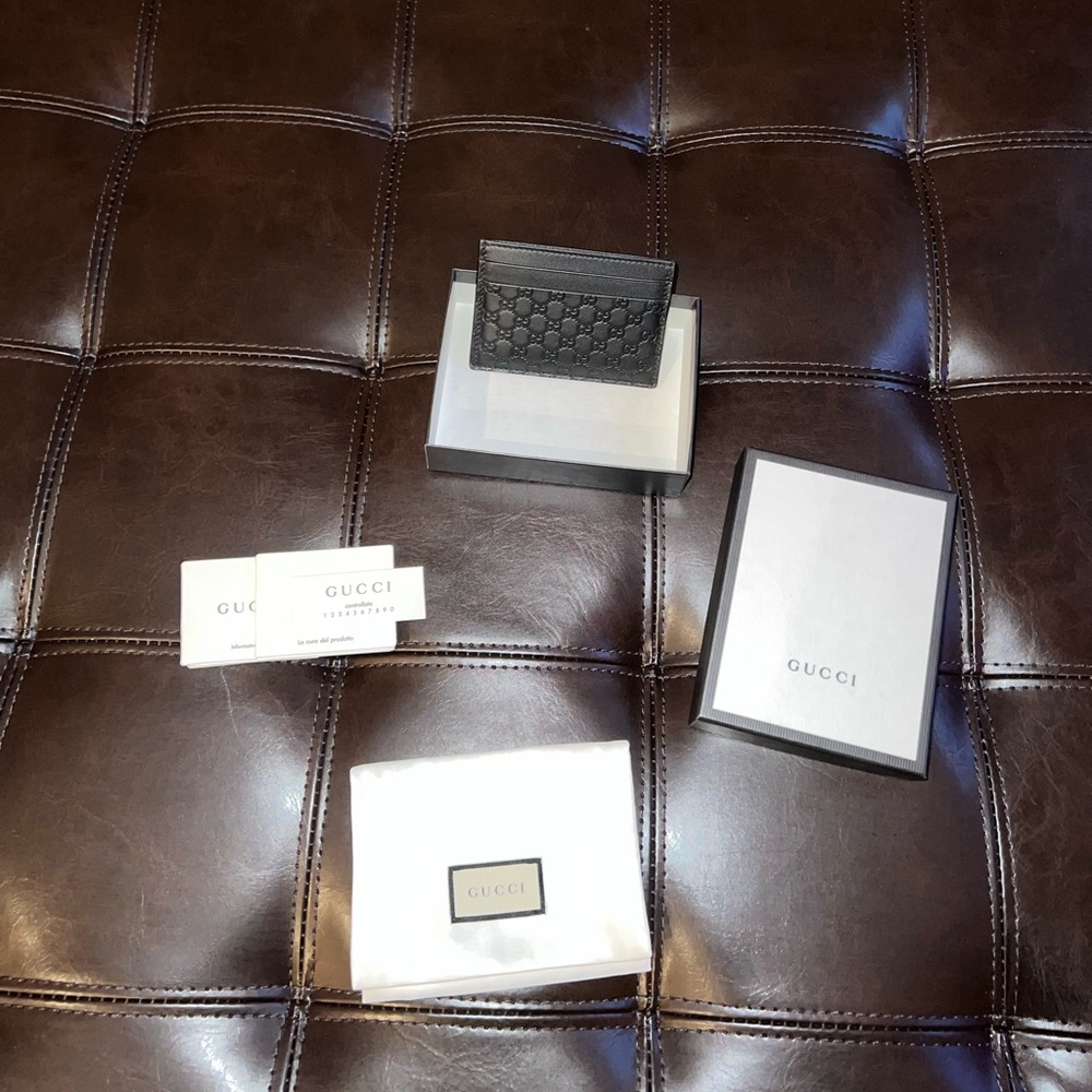 NWT Gucci mens card holder.